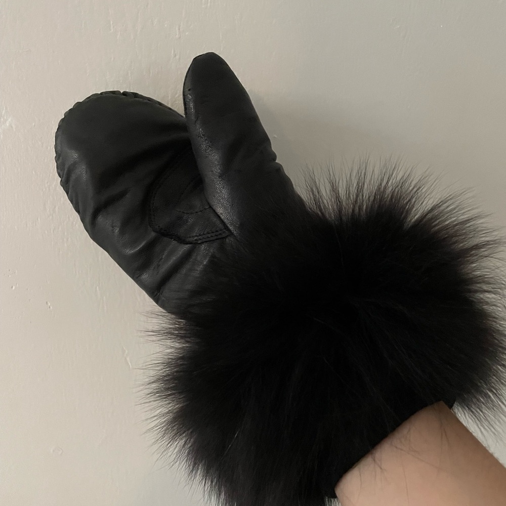 Gently used winter gloves!